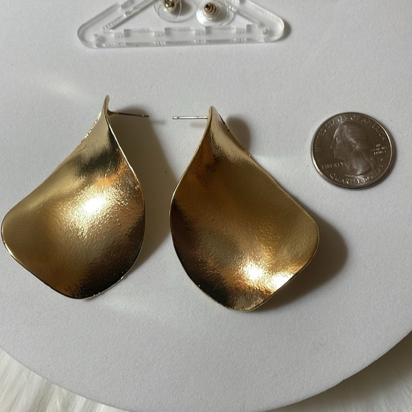 Zara Gold Oval Twist Earrings - Picture 10 of 13